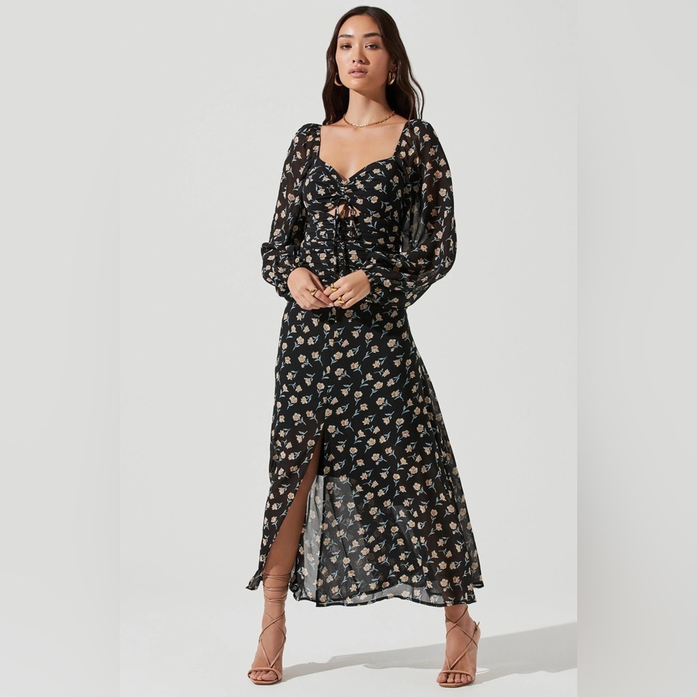 ASTR the Label Long Sleeve Sweetheart Neck Midi Dress